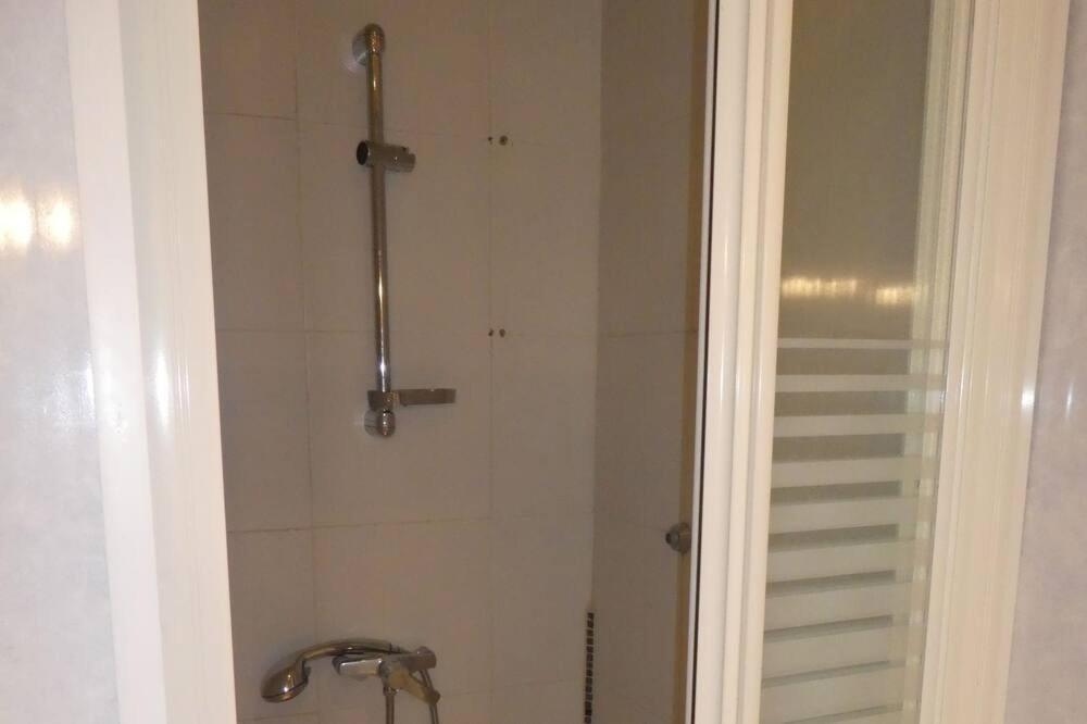 Etanit ! Beziers Plein Centre - 1Mn Du Bus, De La Gare Du Train Et Liaison Aeroport -Chambres Climatisees -Spacieuses Amenagees Pour Singles, Couple, Et Ou Familles -Parking A Velos -Consigne Экстерьер фото
