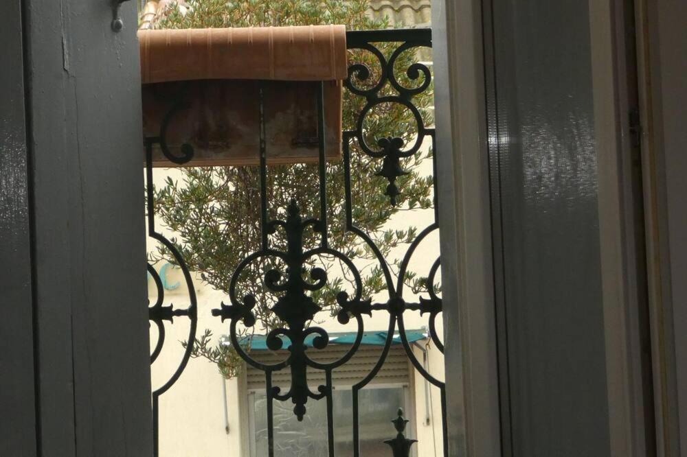 Etanit ! Beziers Plein Centre - 1Mn Du Bus, De La Gare Du Train Et Liaison Aeroport -Chambres Climatisees -Spacieuses Amenagees Pour Singles, Couple, Et Ou Familles -Parking A Velos -Consigne Экстерьер фото