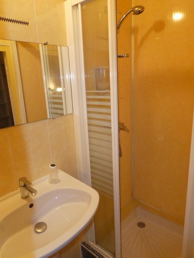 Etanit ! Beziers Plein Centre - 1Mn Du Bus, De La Gare Du Train Et Liaison Aeroport -Chambres Climatisees -Spacieuses Amenagees Pour Singles, Couple, Et Ou Familles -Parking A Velos -Consigne Экстерьер фото